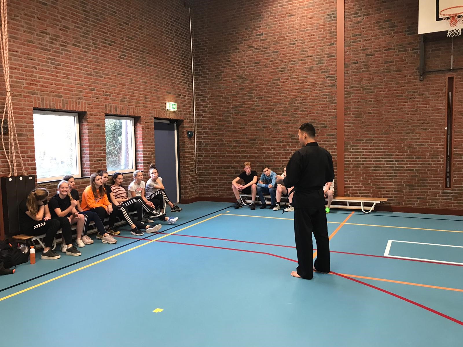 Kenpo seminar op de RSG de Borgen te Leek